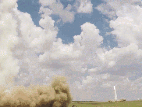 歼-10C战机实战封神！两国抢购，印媒酸了：实战就是最佳广告