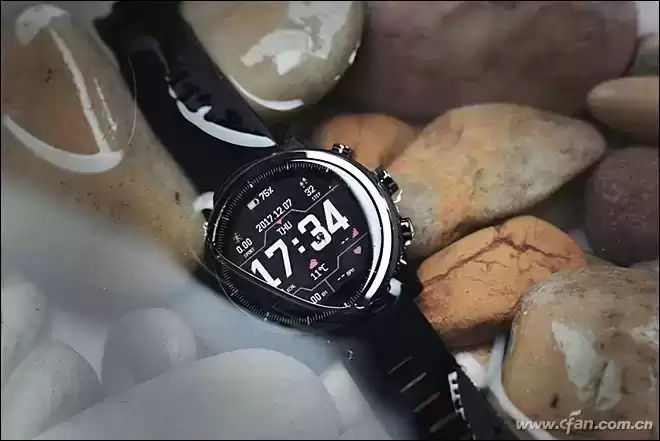 商务精英新标配！AMAZFIT智能运动手表2：双面战神深度体验