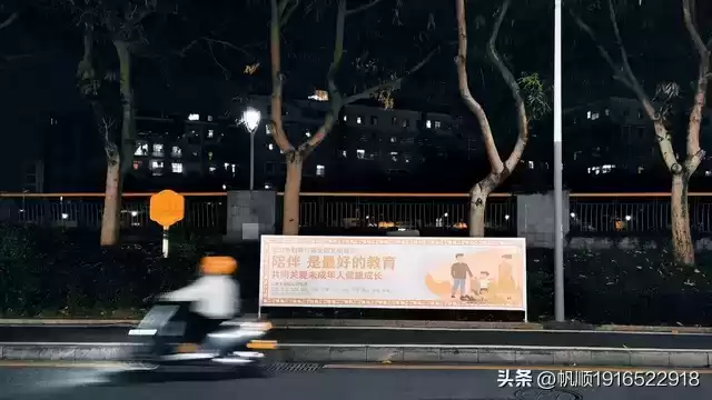 引爆心灵的100万爆款文案：一句入心，改变一生！