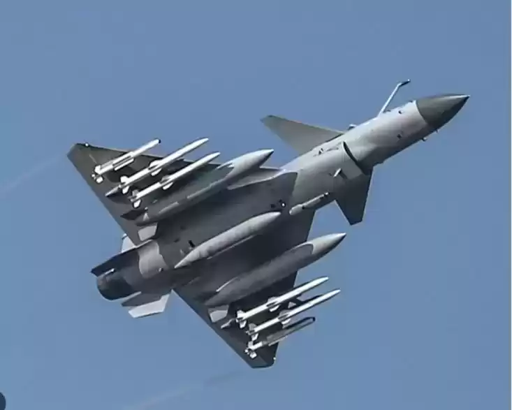歼-10C战机实战封神！两国抢购，印媒酸了：实战就是最佳广告