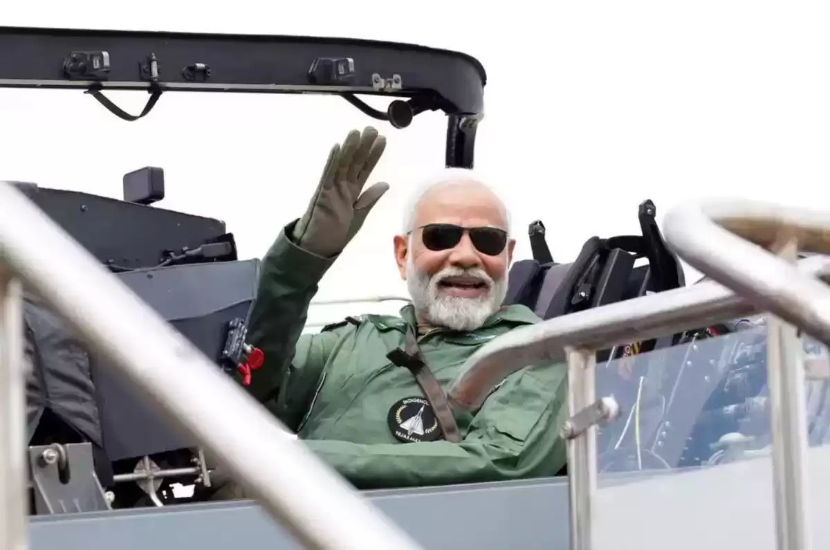 歼-10C战机实战封神！两国抢购，印媒酸了：实战就是最佳广告