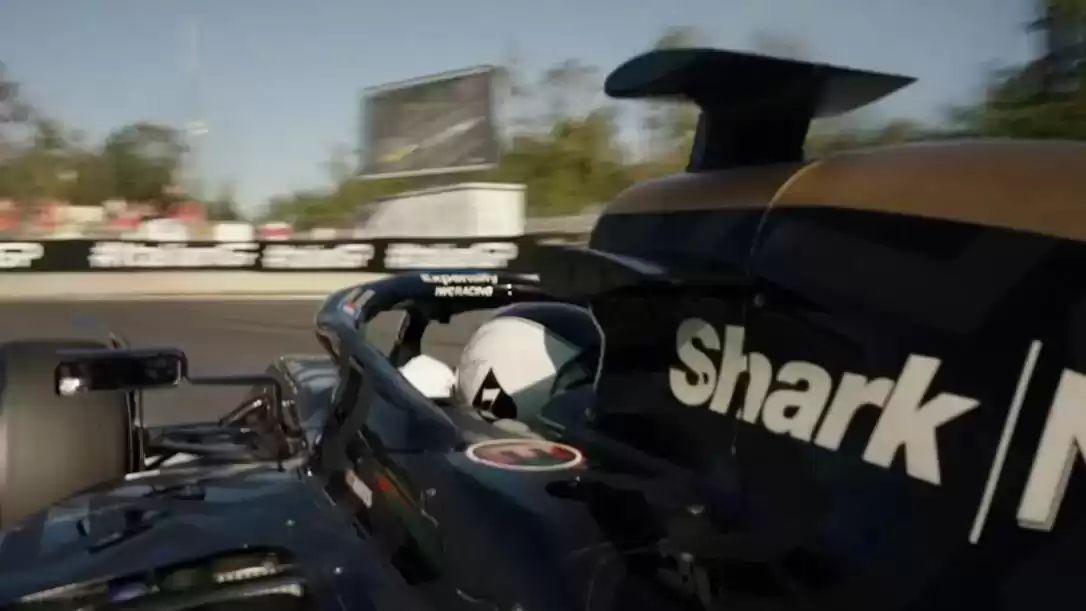 好莱坞广告植入新标杆！《F1：狂飙飞车》如何将布拉德·皮特打造成天价代言人