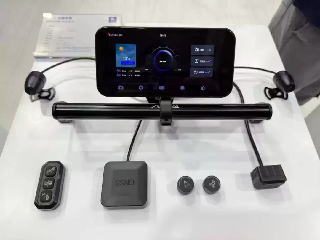 摩托车智能车机革命：汽车级黑科技，骑行体验全面升级！