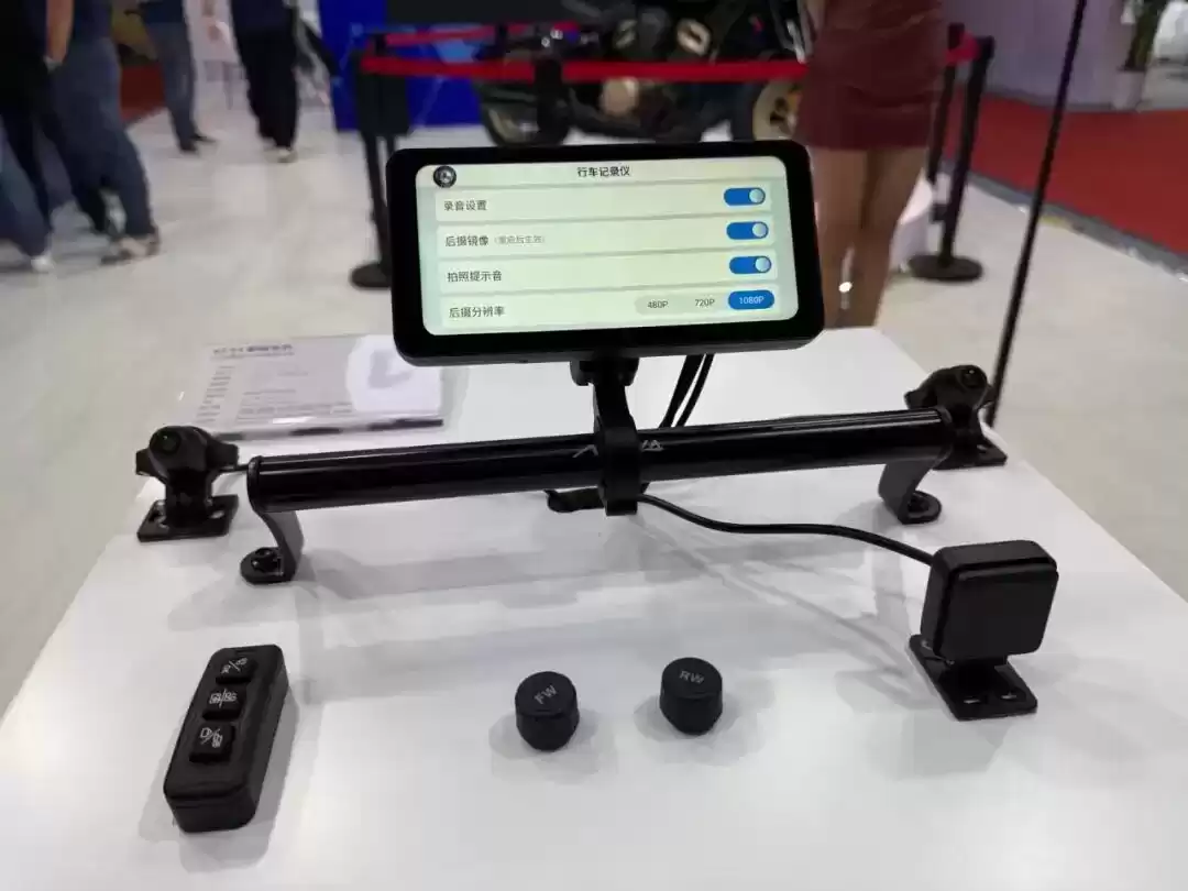 摩托车智能车机革命：汽车级黑科技，骑行体验全面升级！