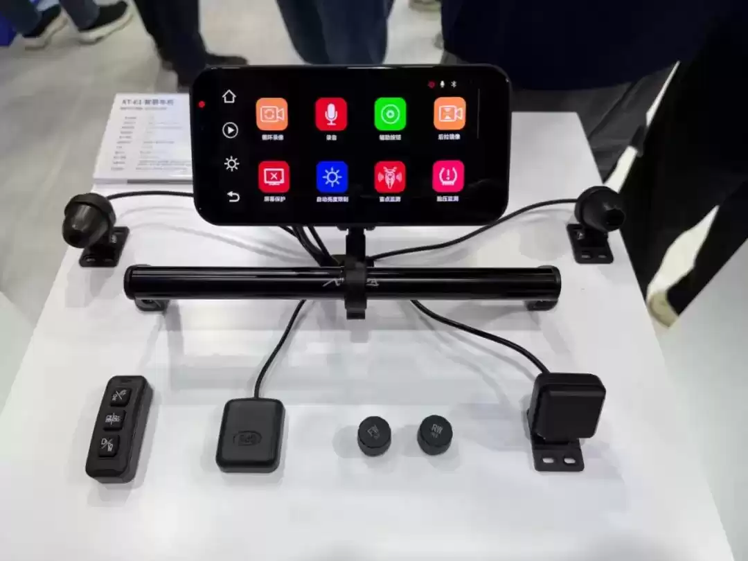 摩托车智能车机革命：汽车级黑科技，骑行体验全面升级！