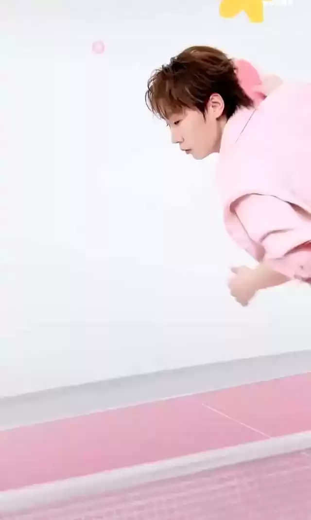 王曼昱粉色广告破圈：苏菲如何用“少女力”引爆8000万流量？