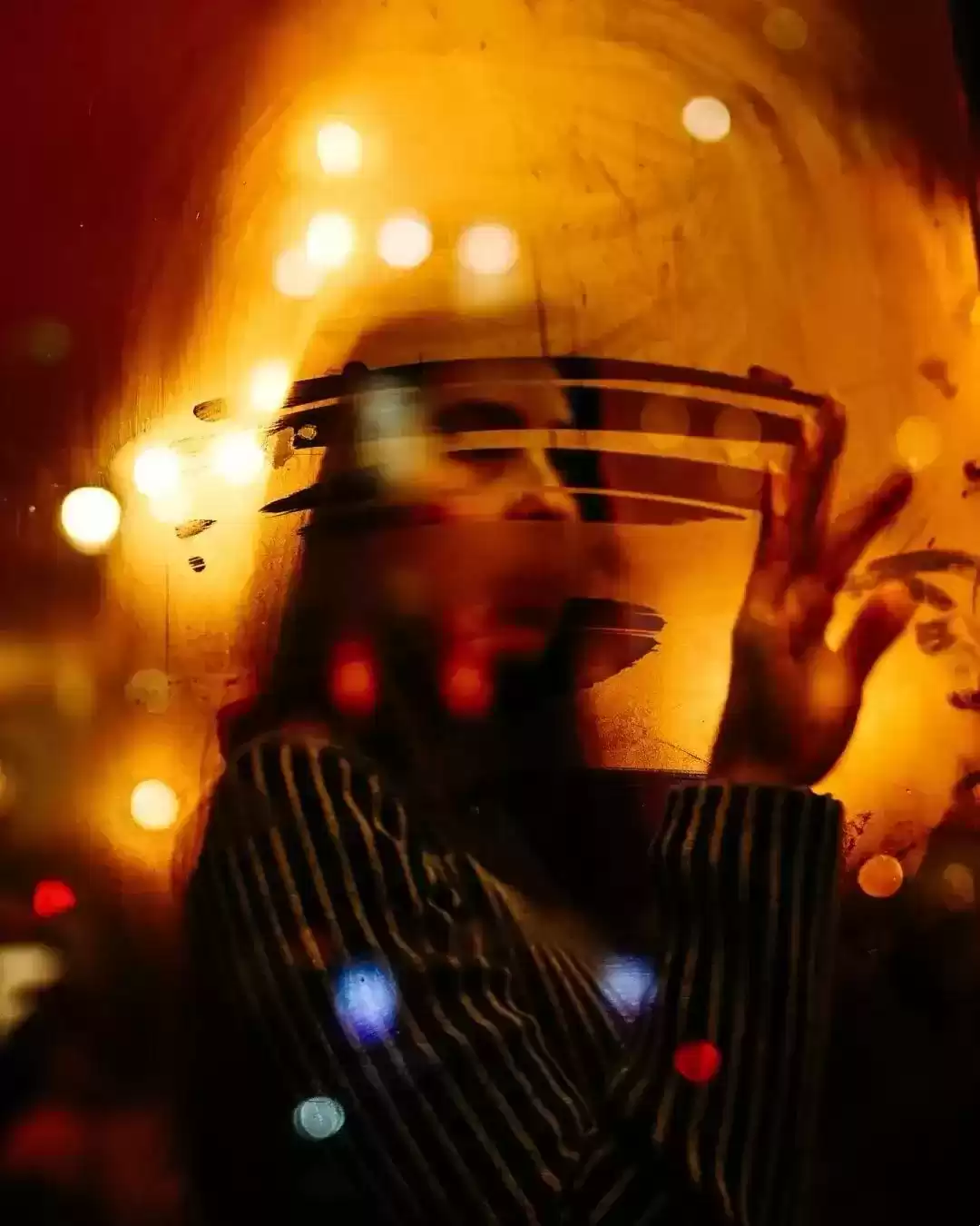 橱窗摄影魔法：瞬间点燃你的街头灵感！