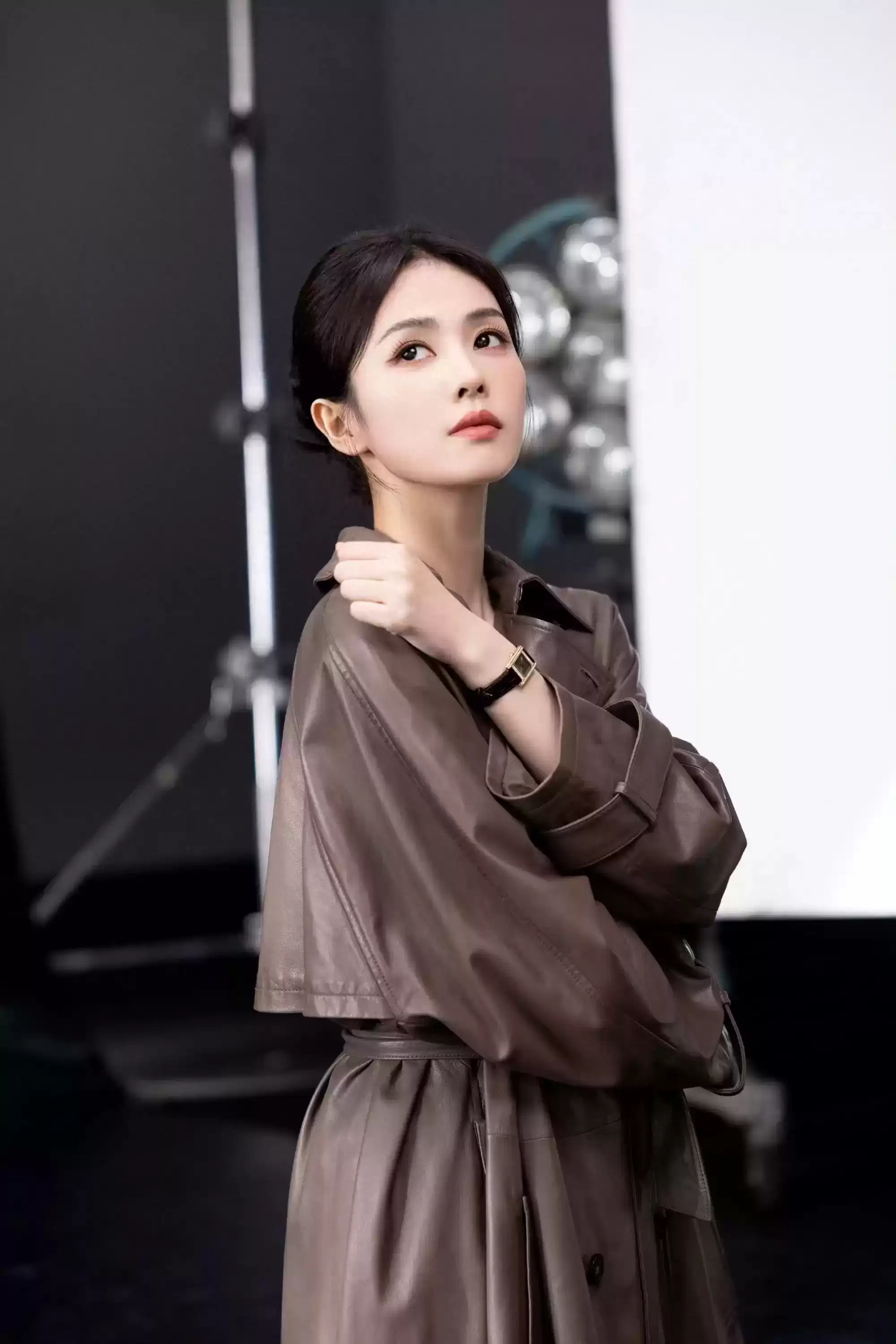 白鹿阿玛尼大片震撼解析:高级感炸裂,少女蜕变惊艳全场! 白鹿阿玛尼大片震撼解析:高级感炸裂,少女蜕变惊艳全场!