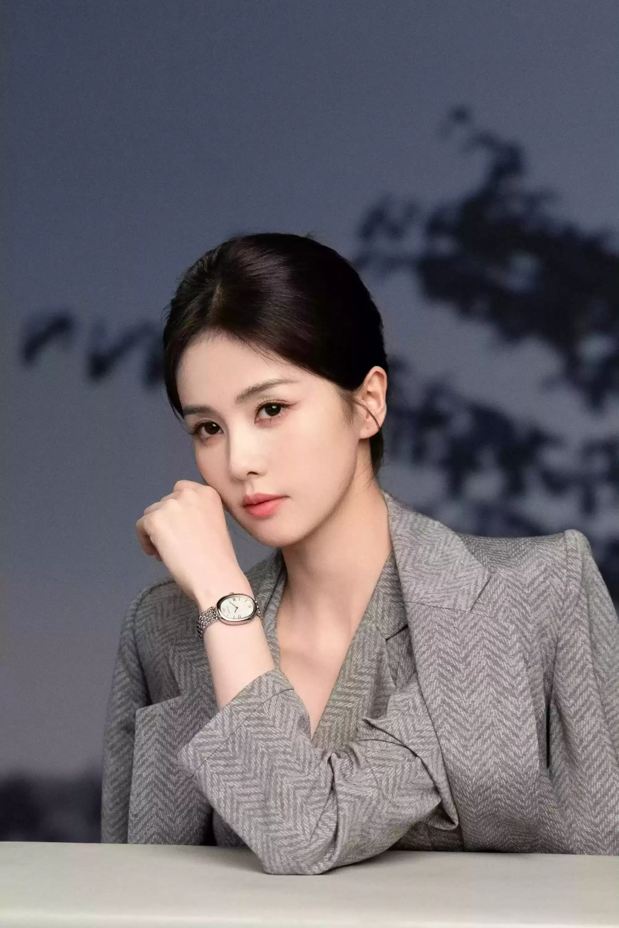 白鹿阿玛尼大片震撼解析:高级感炸裂,少女蜕变惊艳全场! 白鹿阿玛尼大片震撼解析:高级感炸裂,少女蜕变惊艳全场!